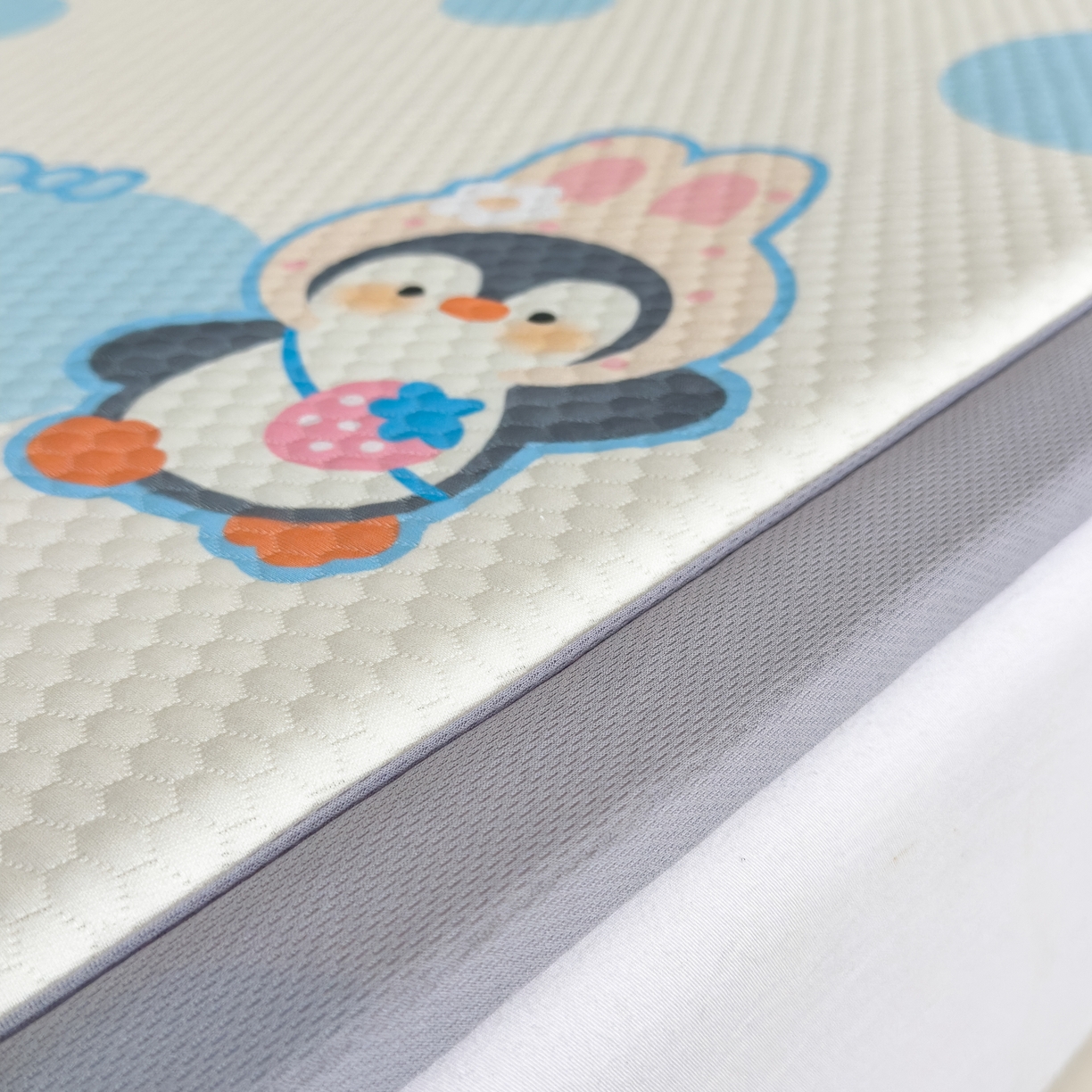 91家纺网 家纺一手货源 找家纺 席世家 2025新款印花豆豆多功能垫 小企鹅