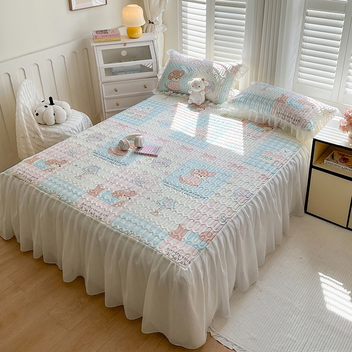 91家纺网 家纺一手货源 找家纺 慕澄2025新款小清新印花凉感丝花床裙款乳胶凉席 音乐会