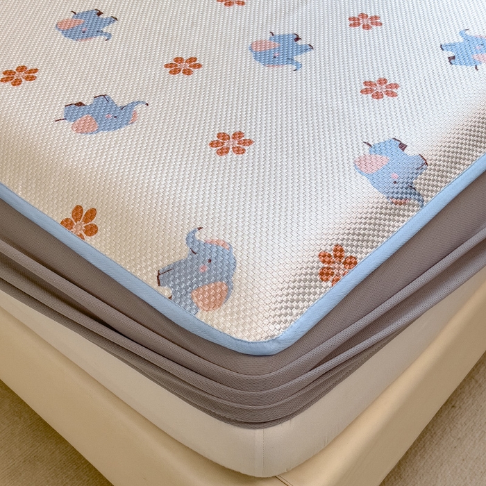 91家纺网 家纺一手货源 找家纺 布卢姆床垫2025新款A类数码印花冰藤席夏凉席--床笠款 小飞象