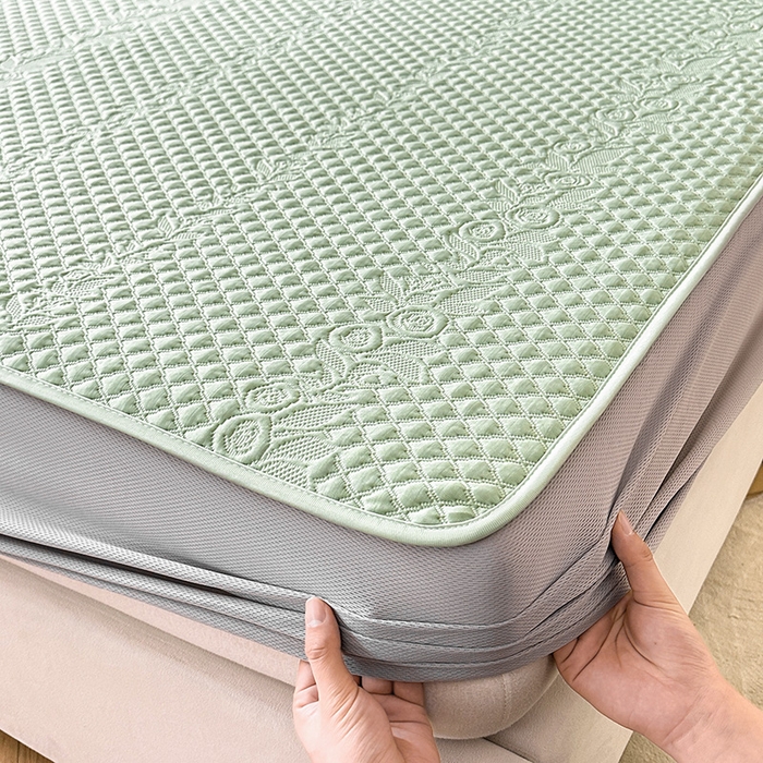 91家纺网 家纺一手货源 找家纺 布卢姆床垫2025新款A类PE乙纶冰豆豆床笠款凉席 夏日藤萝 绿