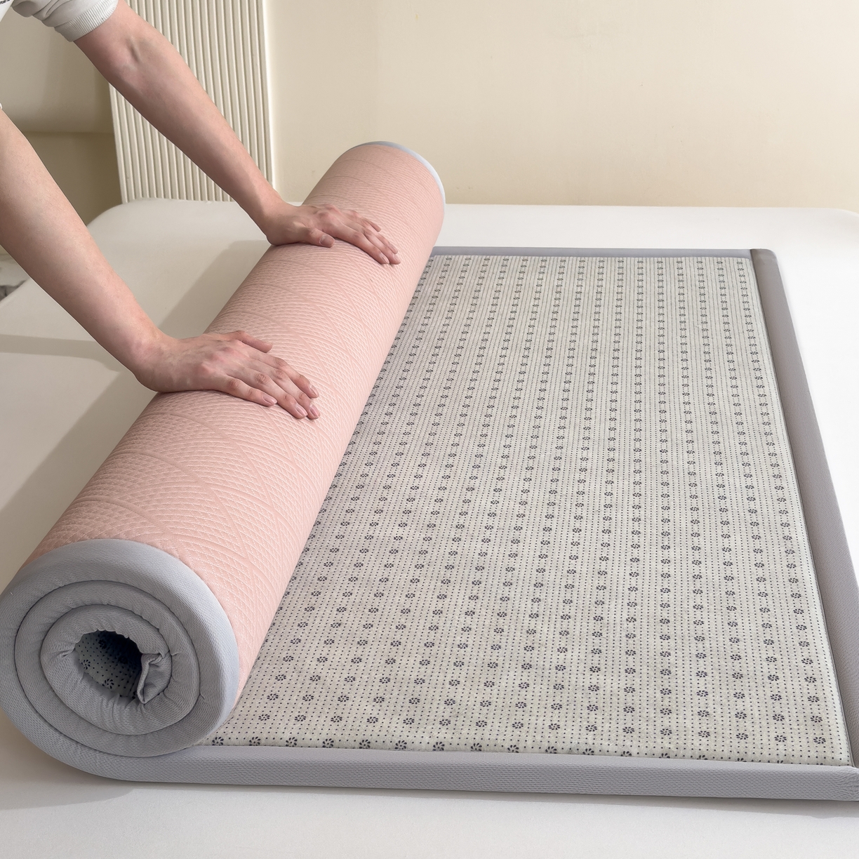 91家纺网 家纺一手货源 找家纺 席世家 2025新款凉感豆豆多功能垫 波洛格-粉