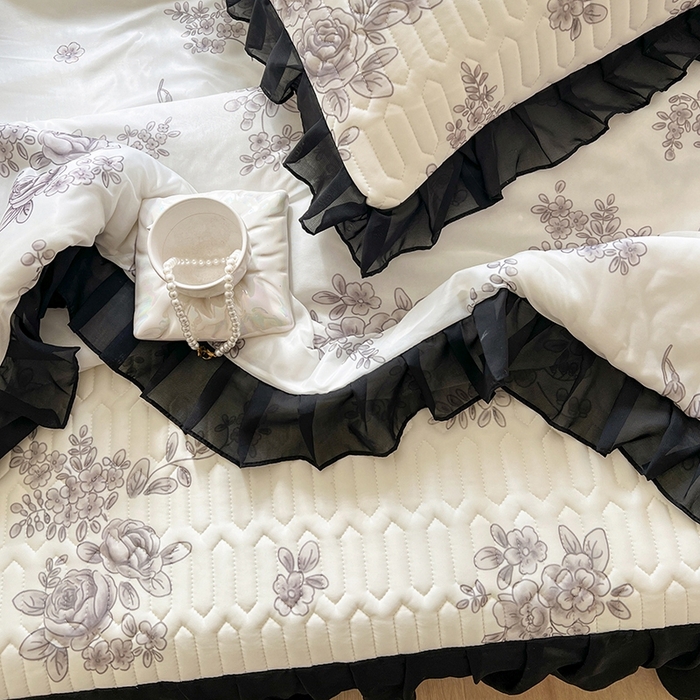 91家纺网 家纺一手货源 找家纺 慕澄2025新款小版印花床裙款乳胶凉席凉感丝夏被四件套 素描花