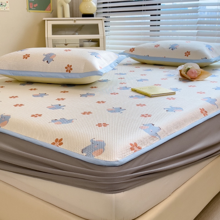 91家纺网 家纺一手货源 找家纺 布卢姆床垫2025新款A类数码印花冰藤席夏凉席--床笠款 小飞象