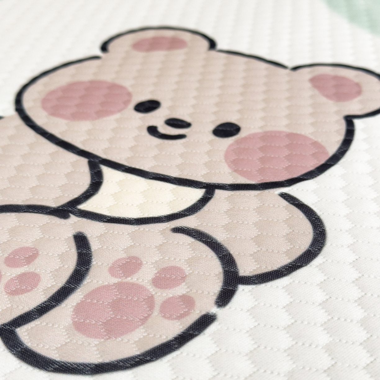 91家纺网 家纺一手货源 找家纺 席世家 2025新款印花豆豆多功能垫 小熊兔子