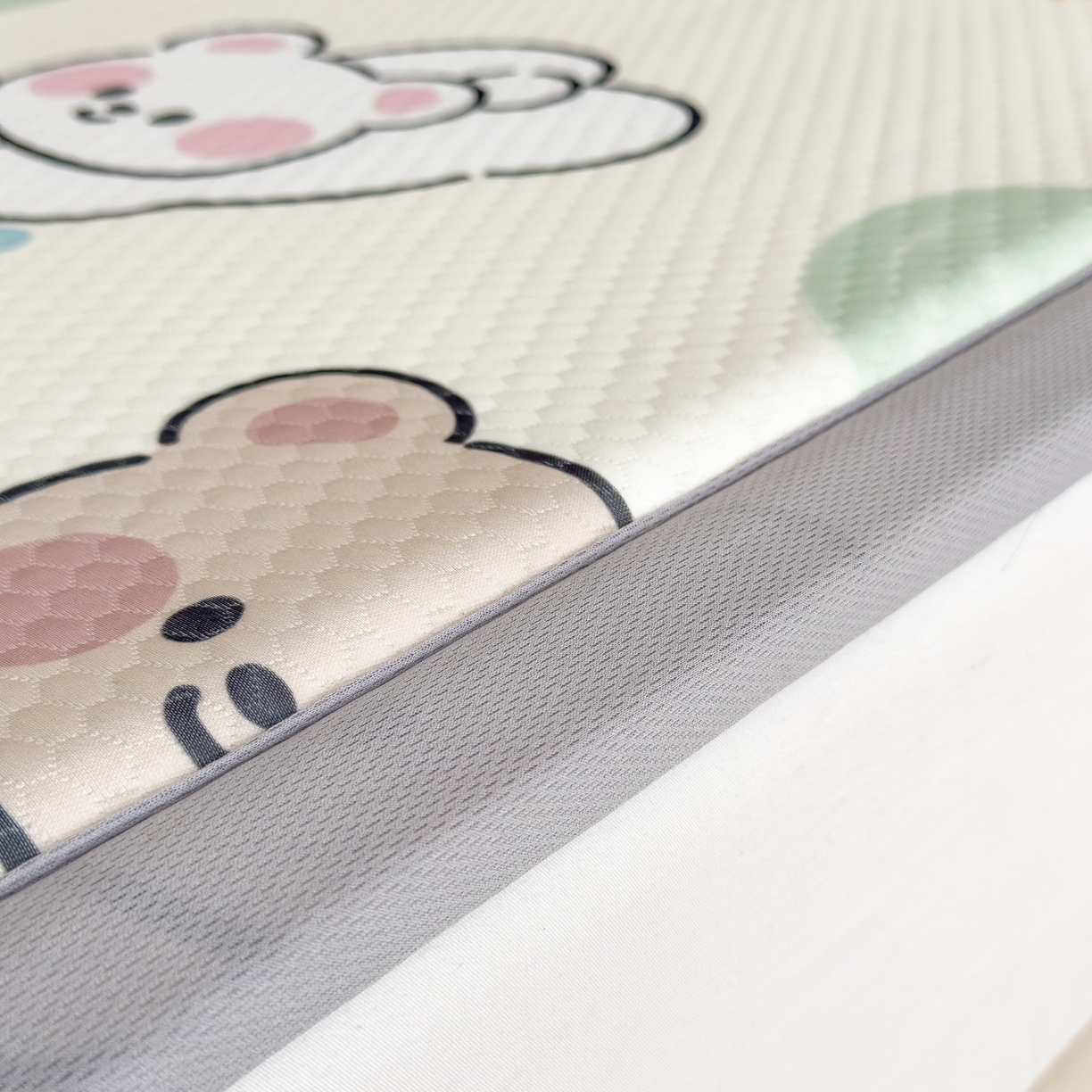 91家纺网 家纺一手货源 找家纺 席世家 2025新款印花豆豆多功能垫 熊猫宝宝