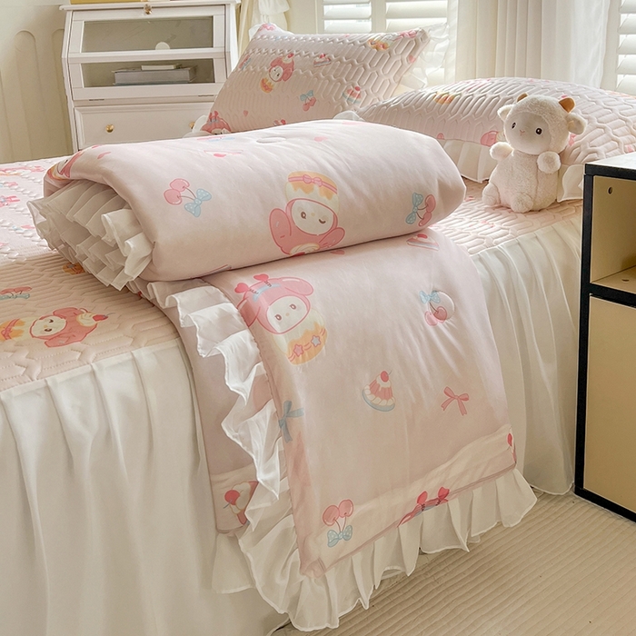 91家纺网 家纺一手货源 找家纺 慕澄2025新款小版印花床裙款乳胶凉席凉感丝夏被四件套 美乐蒂