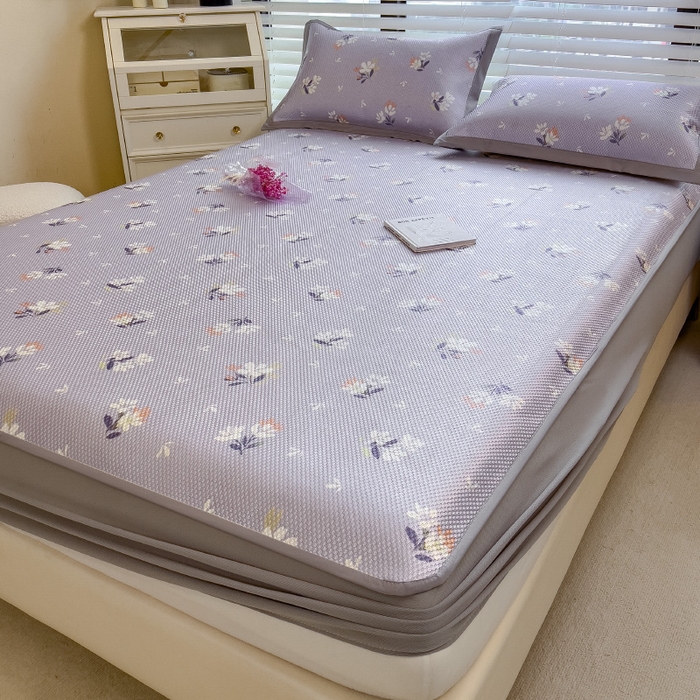91家纺网 家纺一手货源 找家纺 布卢姆床垫2025新款A类数码印花冰藤席夏凉席--床笠款 紫蔷薇