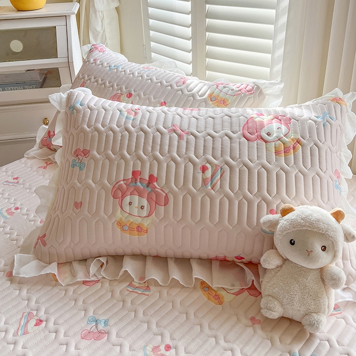 91家纺网 家纺一手货源 找家纺 慕澄2025新款小清新印花凉感丝花床裙款乳胶凉席 美乐蒂