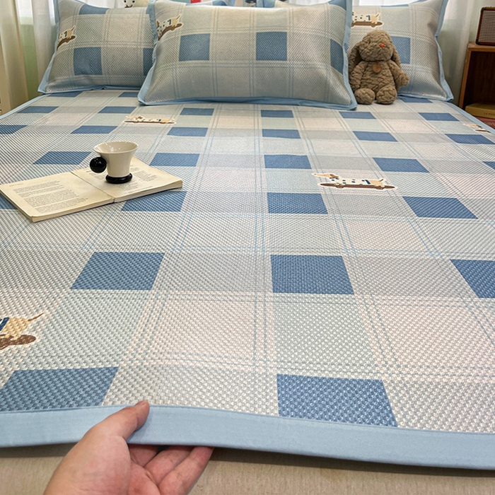 91家纺网 家纺一手货源 找家纺 布卢姆床垫2025新款A类数码印花冰藤席夏凉席--床席款 滑板腊肠狗