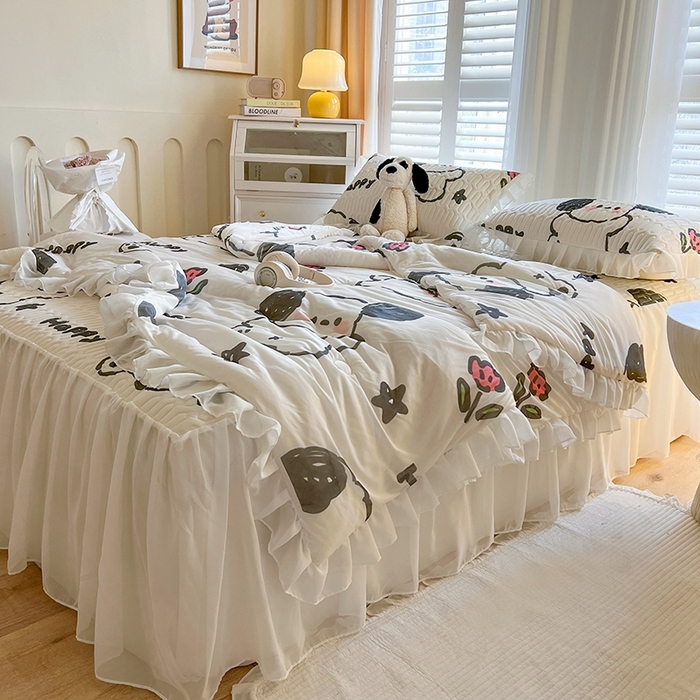 91家纺网 家纺一手货源 找家纺 慕澄2025新款小清新印花凉感丝花床裙款乳胶凉席 快乐小狗