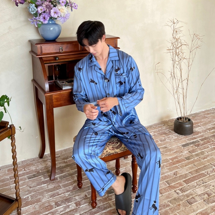 91家纺网 家纺一手货源 找家纺 （总）妍景家居生活馆2025新款冰雪丝男士条纹豹子蓝