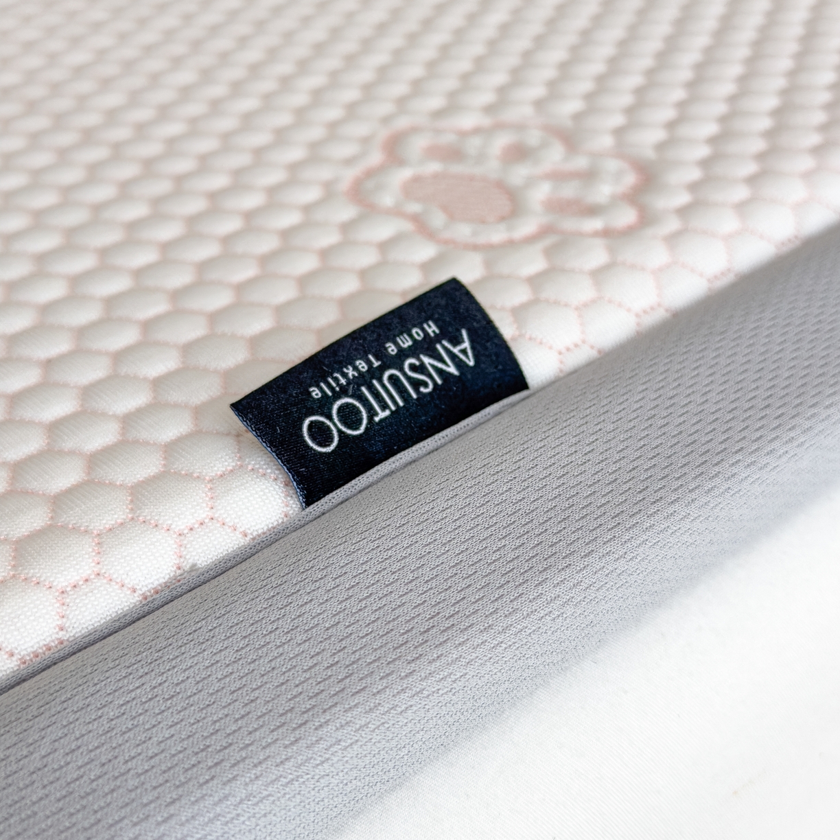 91家纺网 家纺一手货源 找家纺 席世家 2025新款凉感豆豆多功能垫 小熊-粉