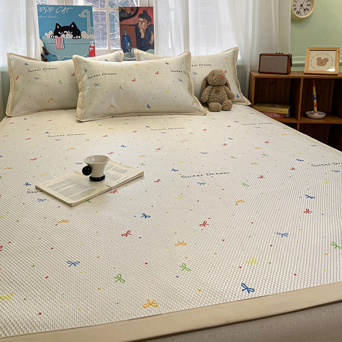 91家纺网 家纺一手货源 找家纺 布卢姆床垫2025新款A类数码印花冰藤席夏凉席--床席款 波点蝴蝶结