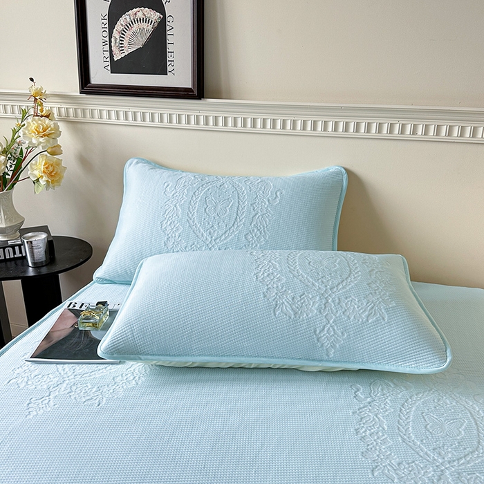 91家纺网 家纺一手货源 找家纺 布卢姆床垫2025新款A类PE乙纶冰豆豆床笠款凉席 蝴蝶花镜 蓝