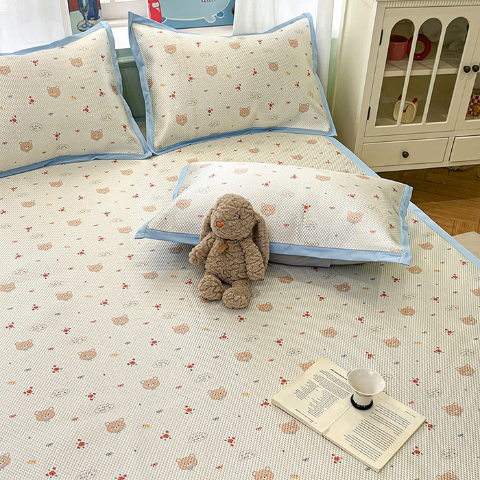 91家纺网 家纺一手货源 找家纺 布卢姆床垫2025新款A类数码印花冰藤席夏凉席--床席款 呆呆熊