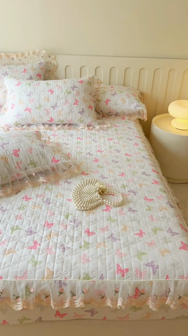 91家纺网 家纺一手货源 找家纺 麒豆豆 2025新款水洗棉印花床笠三件套 蝶之舞