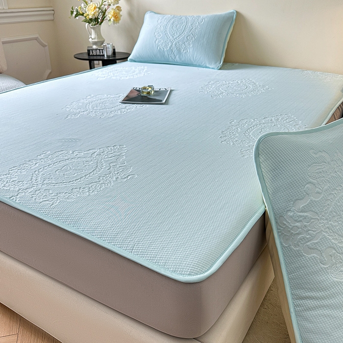 91家纺网 家纺一手货源 找家纺 布卢姆床垫2025新款A类PE乙纶冰豆豆床笠款凉席 蝴蝶花镜 蓝