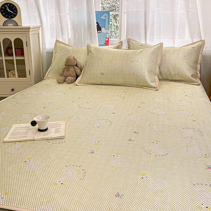 91家纺网 家纺一手货源 找家纺 布卢姆床垫2025新款A类数码印花冰藤席夏凉席--床笠款 皇冠鸭床笠