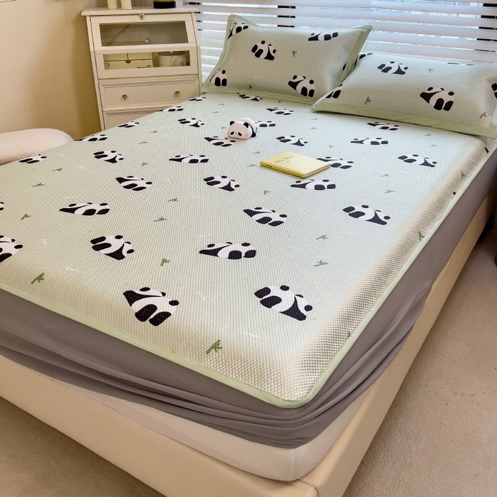 91家纺网 家纺一手货源 找家纺 布卢姆床垫2025新款A类数码印花冰藤席夏凉席--床笠款 熊猫乐乐