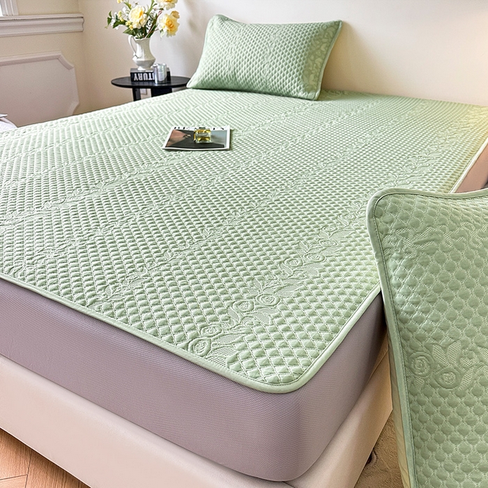 91家纺网 家纺一手货源 找家纺 布卢姆床垫2025新款A类PE乙纶冰豆豆床笠款凉席 夏日藤萝 绿