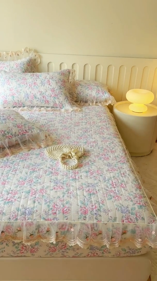 91家纺网 家纺一手货源 找家纺 麒豆豆 2025新款水洗棉印花床笠三件套 汪汪乐园