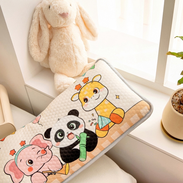 91家纺网 家纺一手货源 找家纺 富馨莱 2025新款儿童冰丝豆豆枕套 动物园