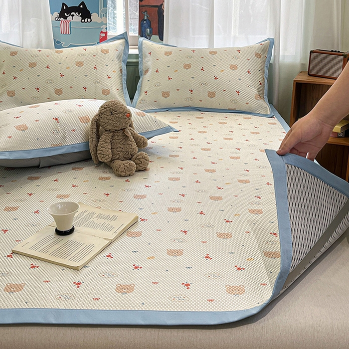 91家纺网 家纺一手货源 找家纺 布卢姆床垫2025新款A类数码印花冰藤席夏凉席--床席款 呆呆熊