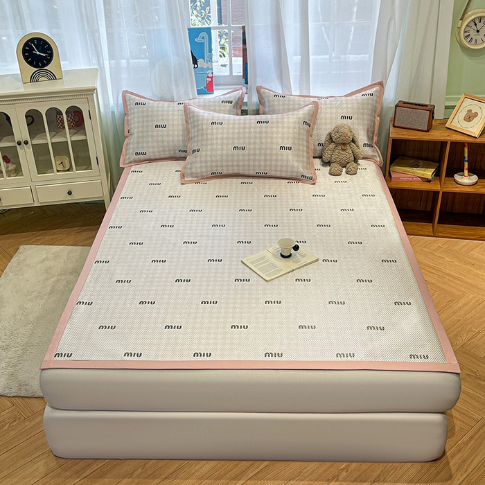 91家纺网 家纺一手货源 找家纺 布卢姆床垫2025新款A类数码印花冰藤席夏凉席--床席款 粉miu
