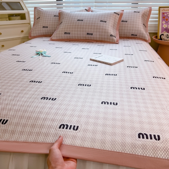 91家纺网 家纺一手货源 找家纺 布卢姆床垫2025新款A类数码印花冰藤席夏凉席--床席款 粉miu