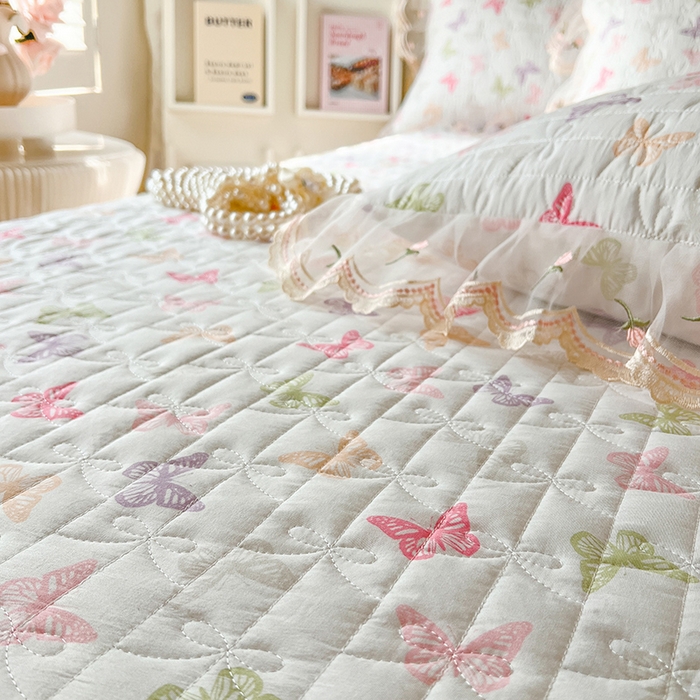 91家纺网 家纺一手货源 找家纺 麒豆豆 2025新款水洗棉印花床笠三件套 蝶之舞