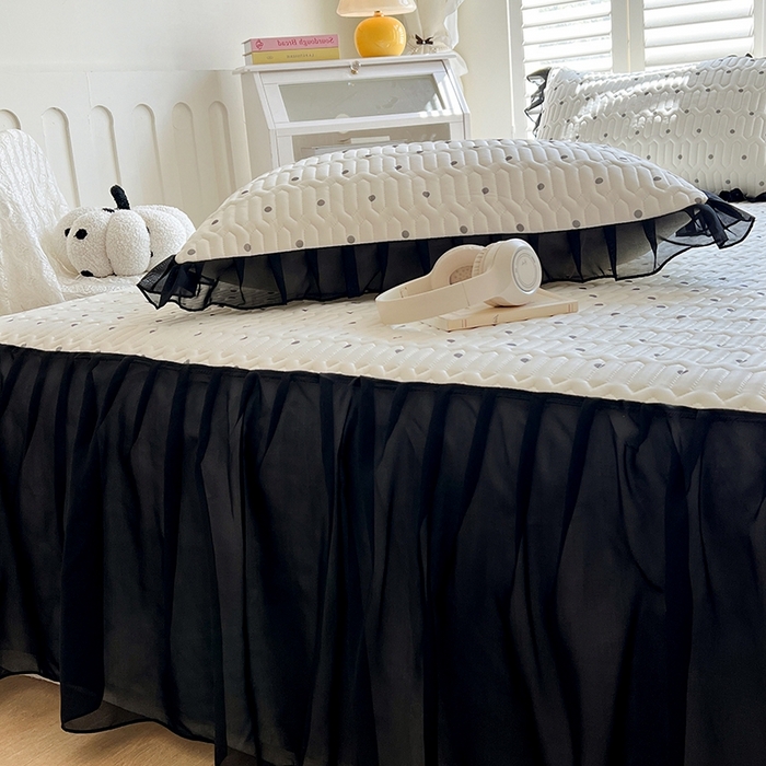 91家纺网 家纺一手货源 找家纺 慕澄2025新款小清新印花凉感丝花床裙款乳胶凉席 黑波点