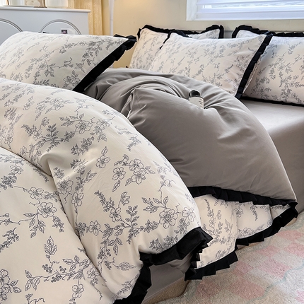 91家纺网 家纺一手货源 找家纺 （总）曼璐家纺 2025新款有氧水洗棉赫本风法式黑色花边单被套