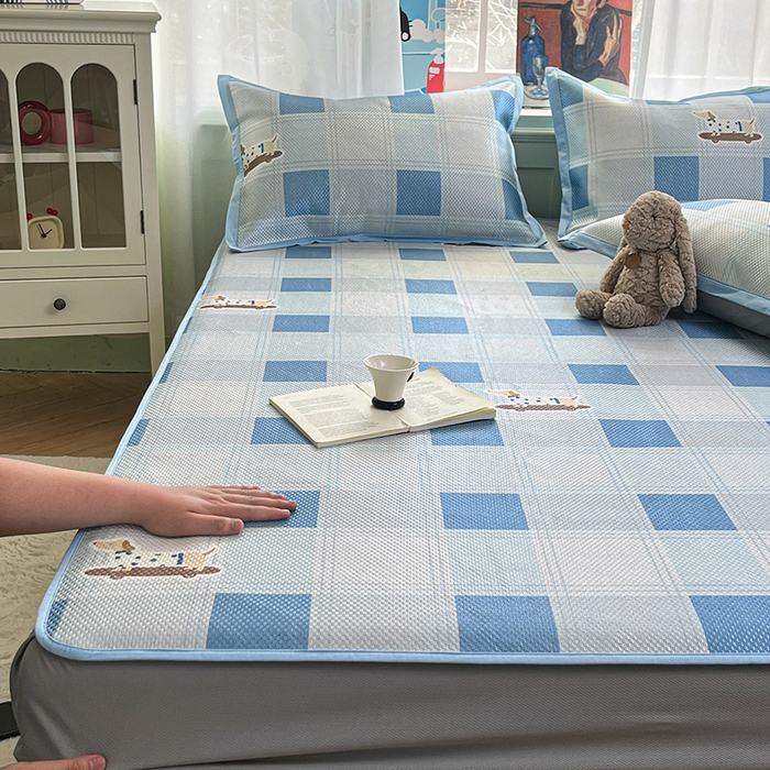 91家纺网 家纺一手货源 找家纺 布卢姆床垫2025新款A类数码印花冰藤席夏凉席--床笠款 滑板腊肠狗床笠