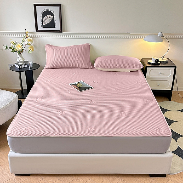 91家纺网 家纺一手货源 找家纺 布卢姆床垫2025新款A类PE乙纶冰豆豆床笠款凉席 樱桃粉