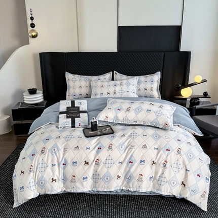 91家纺网 家纺一手货源 找家纺 晚爱家居  2025轻奢水洗天丝印花水洗真丝四件套（硬包丝带款） 熊先生