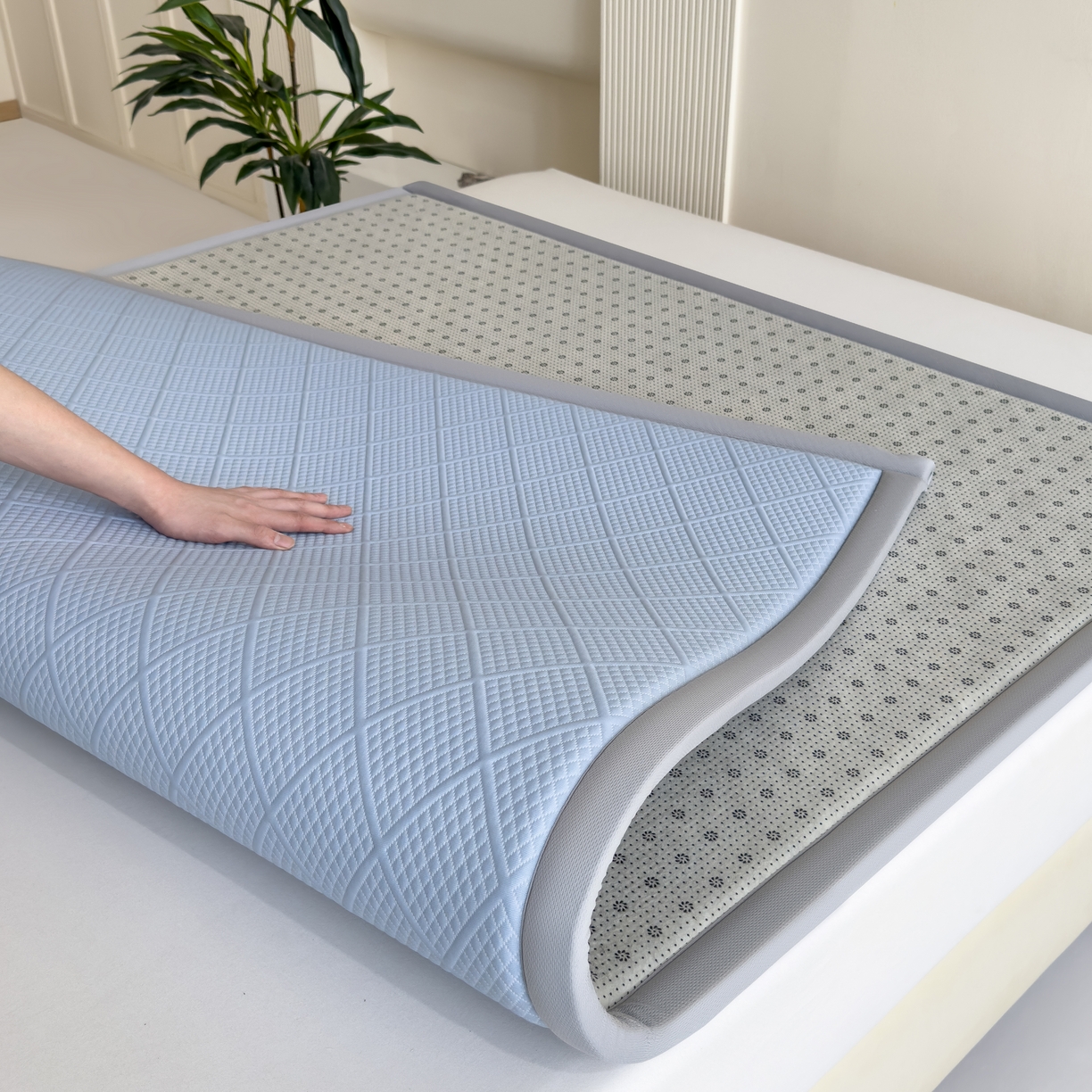 91家纺网 家纺一手货源 找家纺 席世家 2025新款凉感豆豆多功能垫 波洛格-蓝