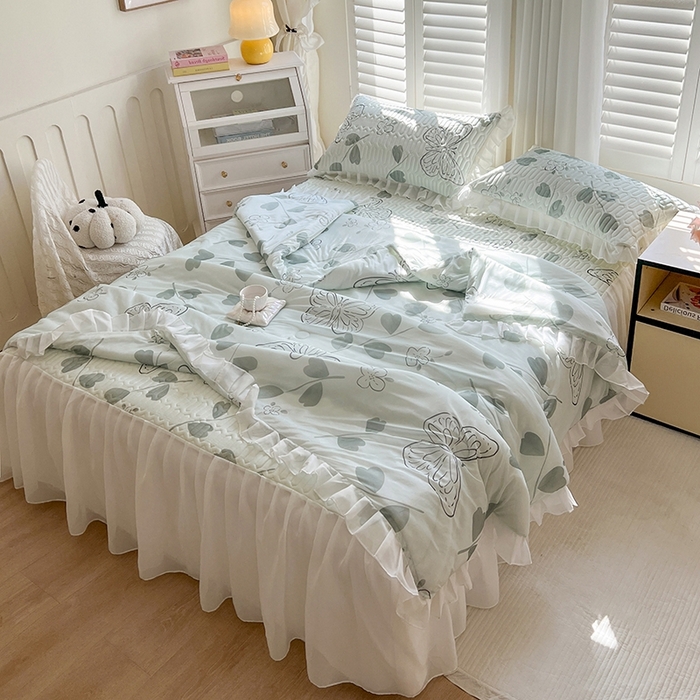 91家纺网 家纺一手货源 找家纺 慕澄2025新款小清新印花凉感丝花床裙款乳胶凉席 绿色蝶