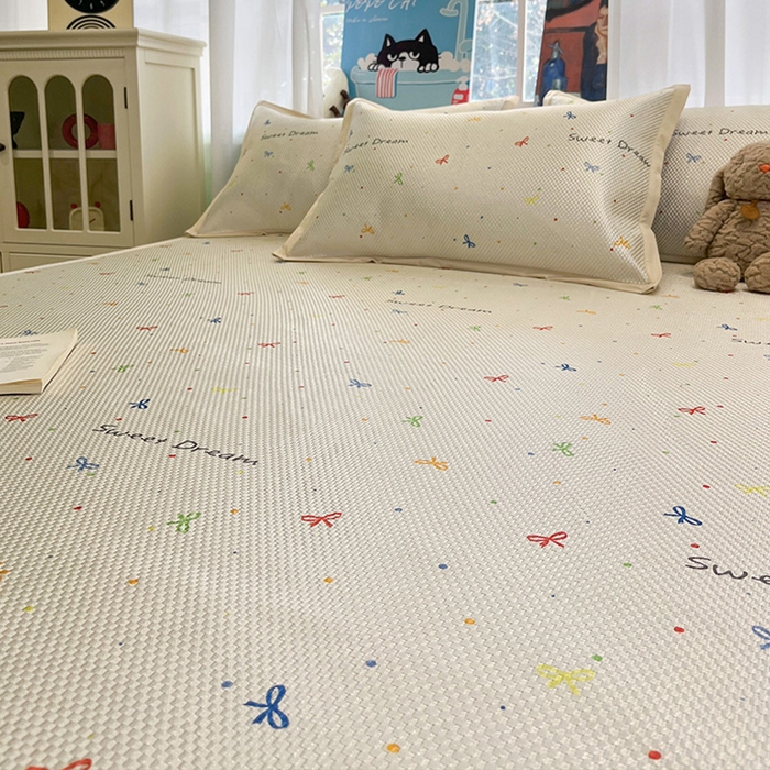 91家纺网 家纺一手货源 找家纺 布卢姆床垫2025新款A类数码印花冰藤席夏凉席--床席款 波点蝴蝶结