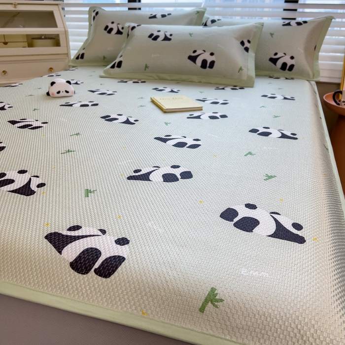 91家纺网 家纺一手货源 找家纺 布卢姆床垫2025新款A类数码印花冰藤席夏凉席--床笠款 熊猫乐乐