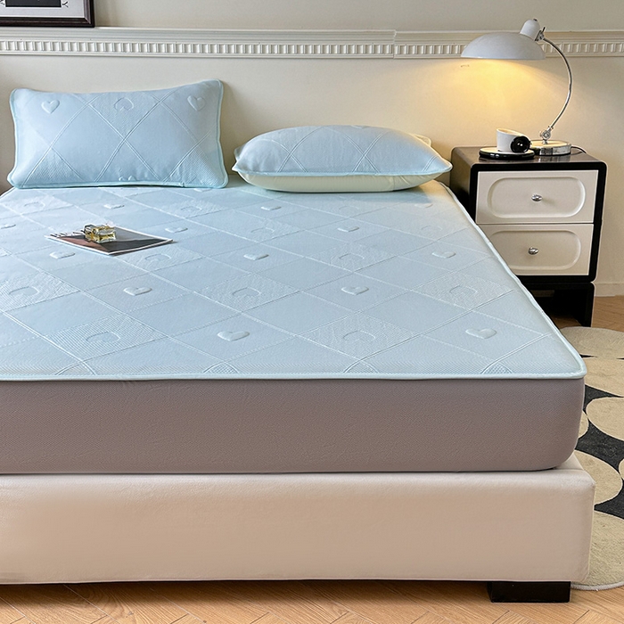 91家纺网 家纺一手货源 找家纺 布卢姆床垫2025新款A类PE乙纶冰豆豆床笠款凉席 菱格爱心