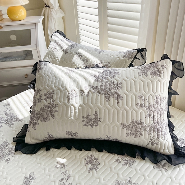 91家纺网 家纺一手货源 找家纺 慕澄2025新款小清新印花凉感丝花床裙款乳胶凉席 素描花