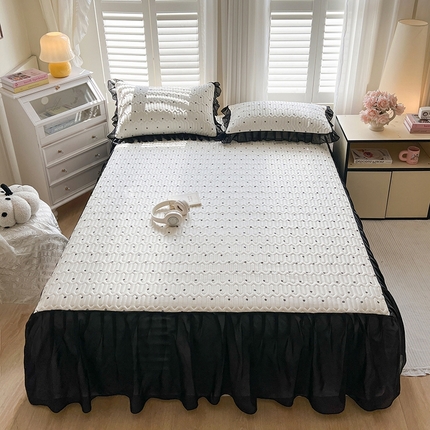 慕澄2025新款小清新印花凉感丝花床裙款乳胶凉席 黑波点