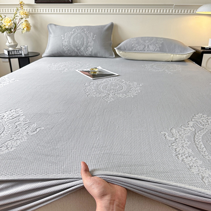 91家纺网 家纺一手货源 找家纺 布卢姆床垫2025新款A类PE乙纶冰豆豆床笠款凉席 蝴蝶花镜 灰