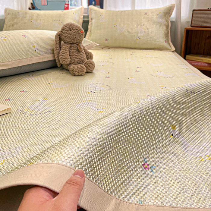 91家纺网 家纺一手货源 找家纺 布卢姆床垫2025新款A类数码印花冰藤席夏凉席--床席款 皇冠鸭