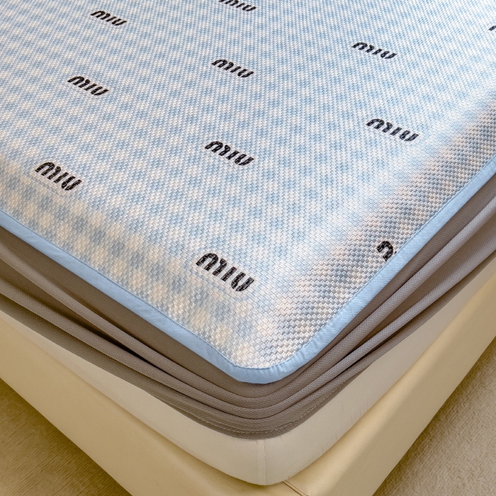 91家纺网 家纺一手货源 找家纺 布卢姆床垫2025新款A类数码印花冰藤席夏凉席--床笠款 蓝miu