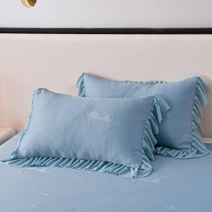 91家纺网 家纺一手货源 找家纺 畅畅家纺 2025新款立体提花凉豆豆席床裙款凉席 爱之恋-蓝