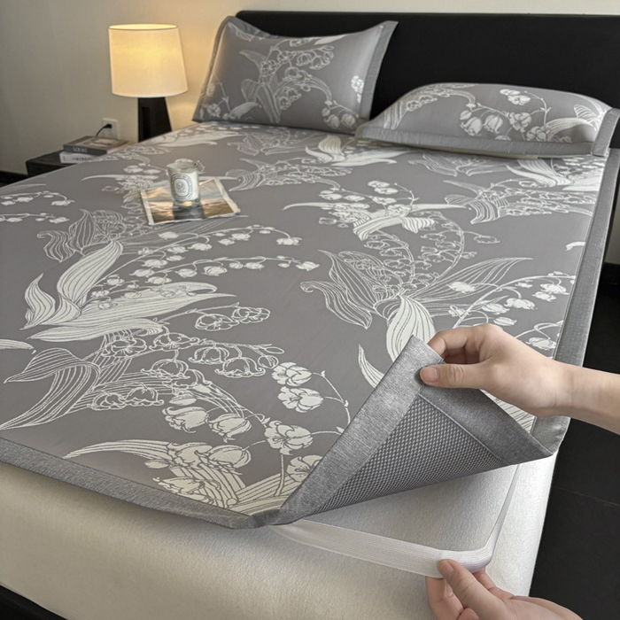 91家纺网 家纺一手货源 找家纺 2025新款A类PE提花凉席-蕙质兰心 蕙质兰心-爵士灰