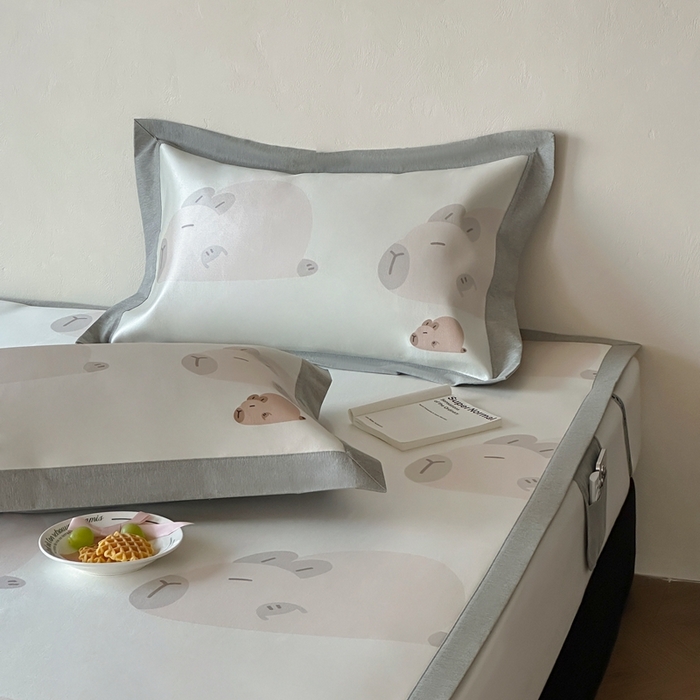 91家纺网 家纺一手货源 找家纺 橘滋  2025新款高端轻奢简约数码印花冰丝席-床席 卡皮噜噜