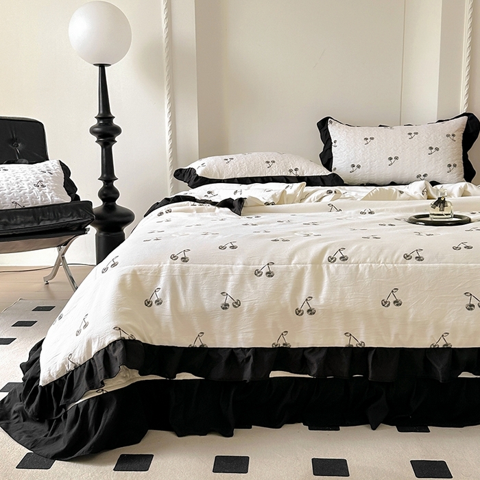 91家纺网 家纺一手货源 找家纺 韩秀 2025新款水洗棉夹棉韩版花边夏被小清新针织棉小碎花皱皱棉双层纱软糯感夏凉被空调被泡泡棉被四季跑量款 大樱桃