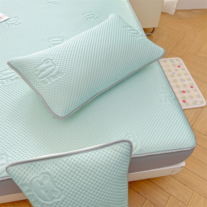 91家纺网 家纺一手货源 找家纺 慕木家纺 2025新款小冰熊凉感冰丝凉席夏被四件套 床笠款 天空蓝